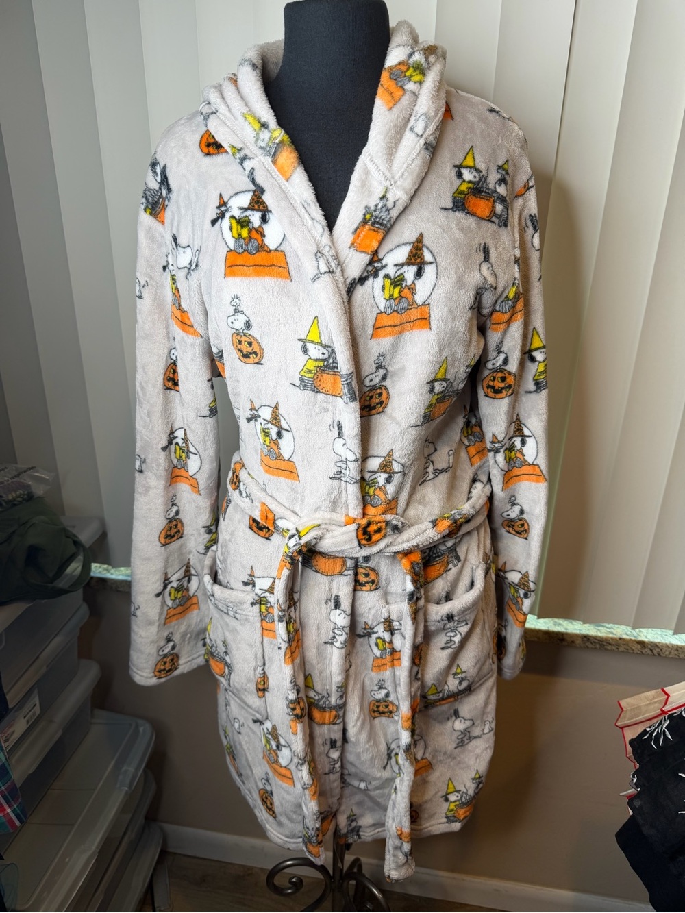 Peanuts Snoopy Woodstock Halloween Women's Berkshire Robe Doghouse Size L/XL
